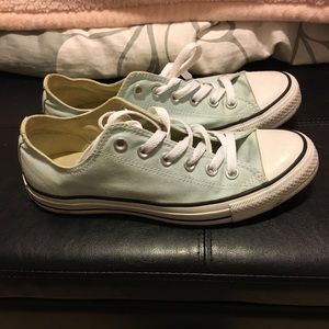 Converse 7-men’s 9-women’s shoes